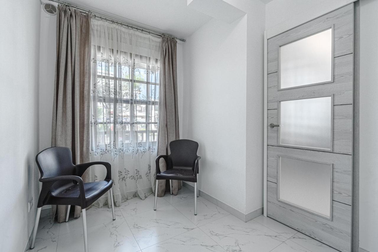 Amazing 3 Bedroom Apartment On The First Line Of The Best Las Americas Beach, Air Conditioner And Terrace Ocean View Playa de las Americas  Exterior foto